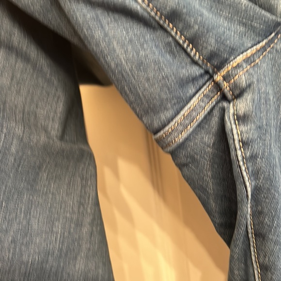 Levi signature - Picture 2 of 5